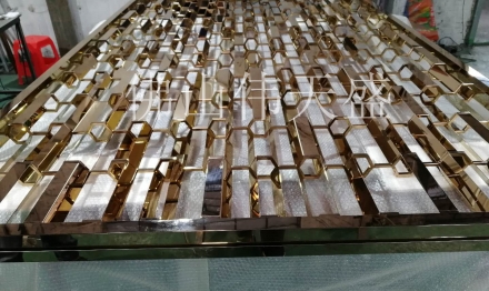 玫瑰金镜面 不锈钢六角屏风成品展示